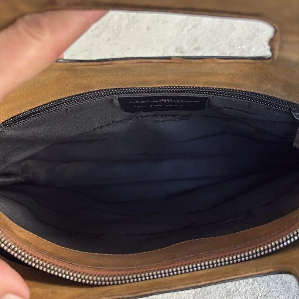 Ferragamo shoulder bag - Picture 9 of 13